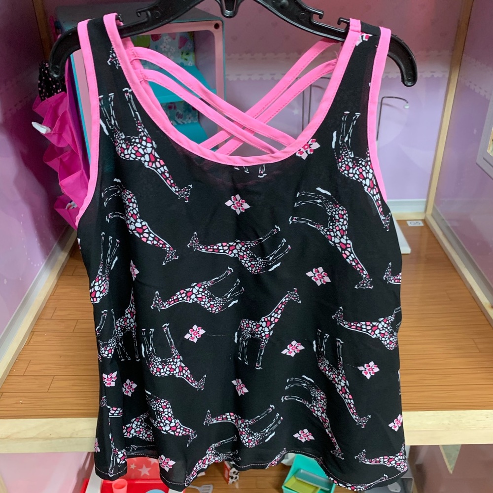 Giraffe top, super cute detail, size Small